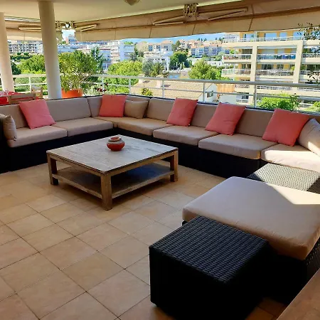Moderne & Lumineux Avec Toit Terrasse ! Appartement