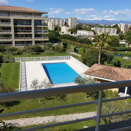 Appartement Moderne & Lumineux Avec Toit Terrasse !